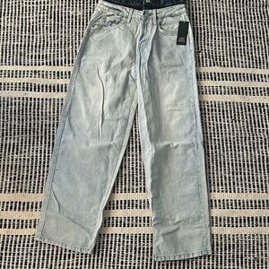 Wild Fable Size 2 90s Relaxed Straight Light wash jeans NWT